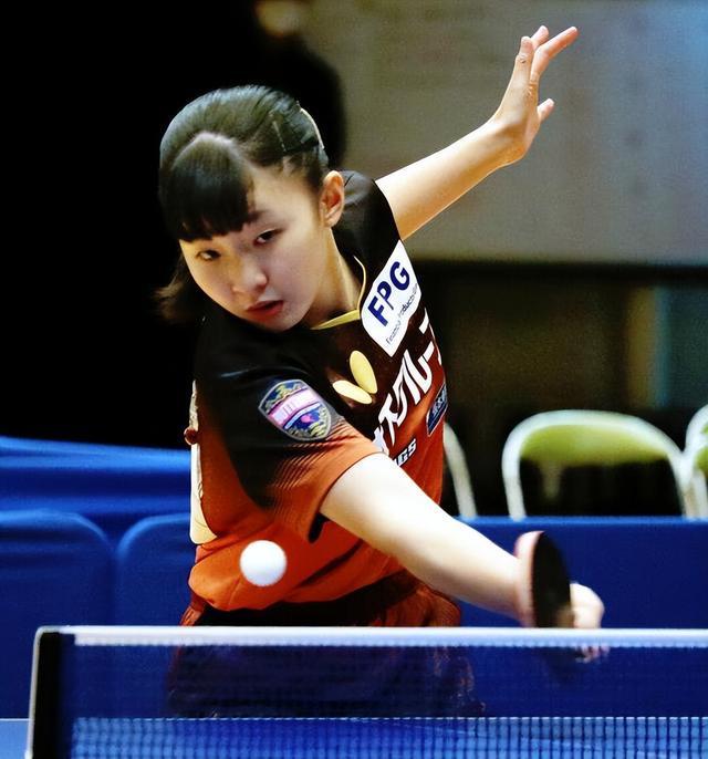 体传接球成 体传接球成