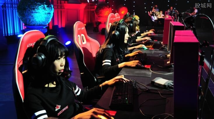 弱侧边后卫 弱侧边后卫